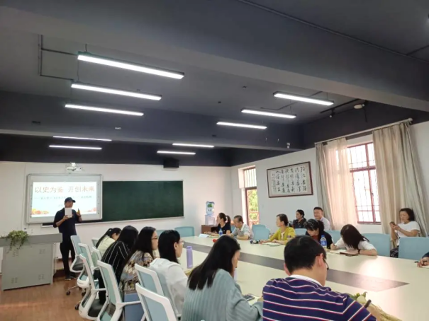 MK党群党支部与文化艺术学院党支部一起上党课,重温“七一”重要讲话精神-修改版199.png MK党群党支部与文化艺术学院党支部一起上党课,重温“七一”重要讲话精神-修改版199.png